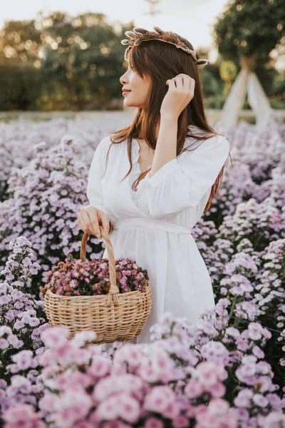 Thai Woman Basket Flowers Purple Flower Field — Zdjęcie stockowe