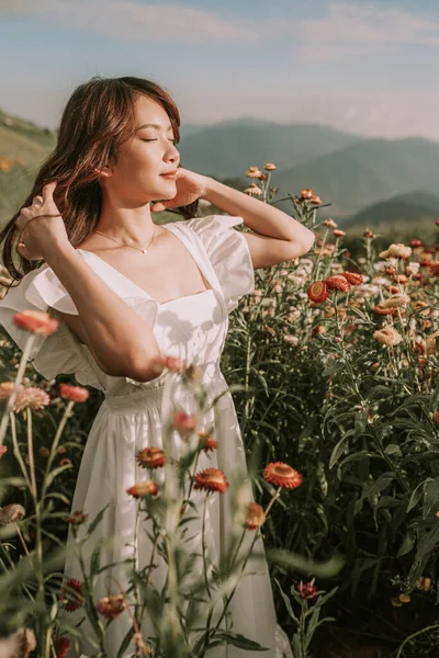 Portrait Asian Happy Young Woman White Dress Enjoying Orange Blooming — стоковое фото