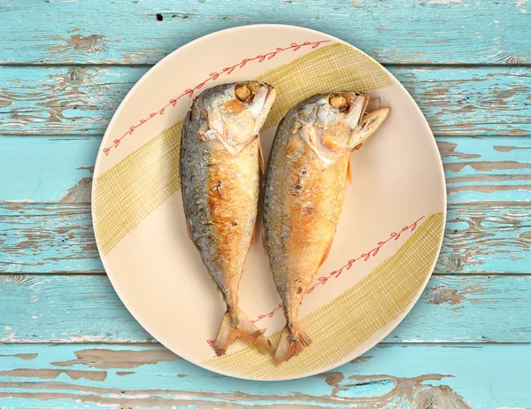 Caballa frita en un plato — Foto de Stock