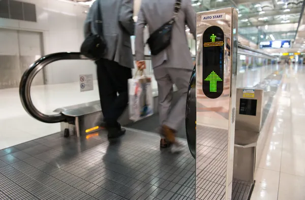 Airport escalator — Stock Photo, Image
