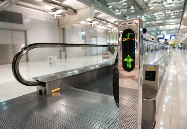 Airport escalator — Stock Photo, Image