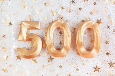 500 takipçi kartı. Sosyal ağlar, bloglar için şablon. Şenlikli arka plan sosyal medya kutlama afişi. 500 çevrimiçi topluluk hayranı. 500 aboneyim.