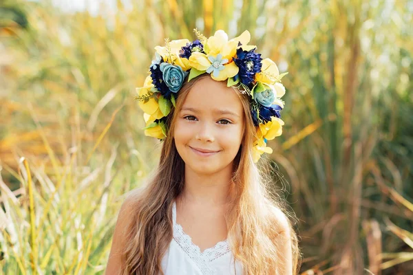Portrait Happy Ukrainian Child Girl Yellow Blue Flag Ukraine Flag — Stock Photo, Image