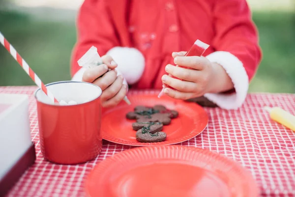 Julen Juli Barn Väntar Jul Trä Juli Porträtt Liten Flicka — Stockfoto