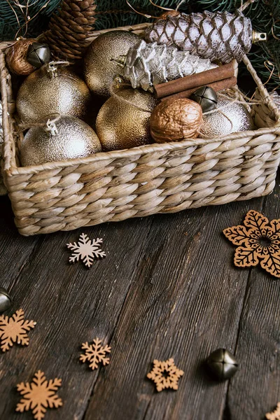Decorazioni Natalizie Una Scatola Felice Anno Nuovo Natale Capodanno Composizione — Foto Stock