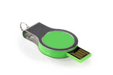 Yeşil Usb bellek sopa üzerinde izole beyaz arka plan