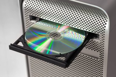 DVD Cd Rom bir bilgisayarda disk göstermek için açıldı. Üstten Görünüm