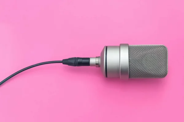 Мікрофон Професійний Мікрофон Діафрагми Рожевий Фон — стокове фото