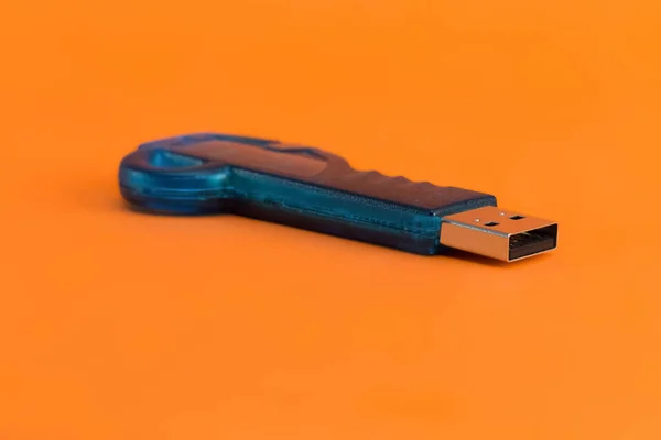 Blue Usb Flash Memory Orange Background Pen Drive — Zdjęcie stockowe