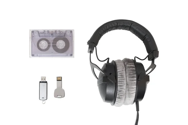 Cassette Two Usb Flash Drives Professional Headset White Isolated Background — Foto Stock