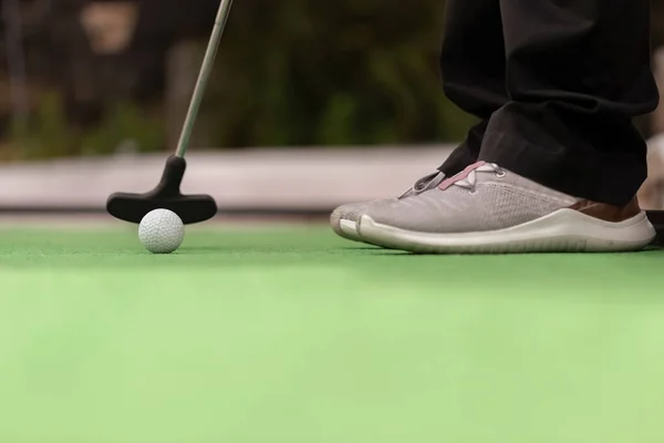 Mini Golf Player Prepares Hit Ball Club Detail Ball Stick — Zdjęcie stockowe