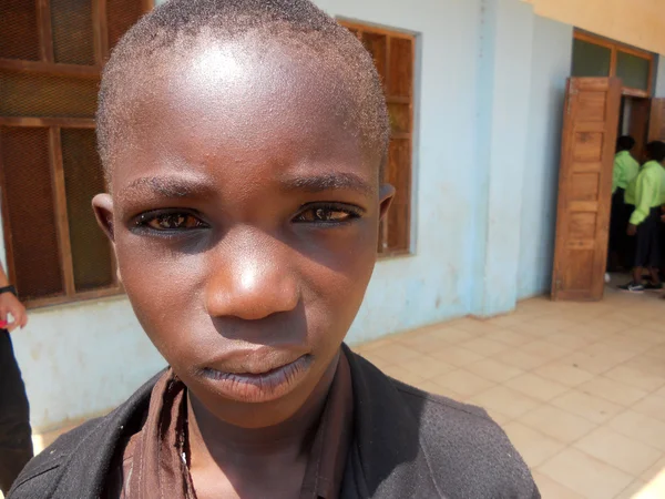 Afrika-316 - pillanatok a mindennapi élet afrikai gyermek mosolyog — Stock Fotó