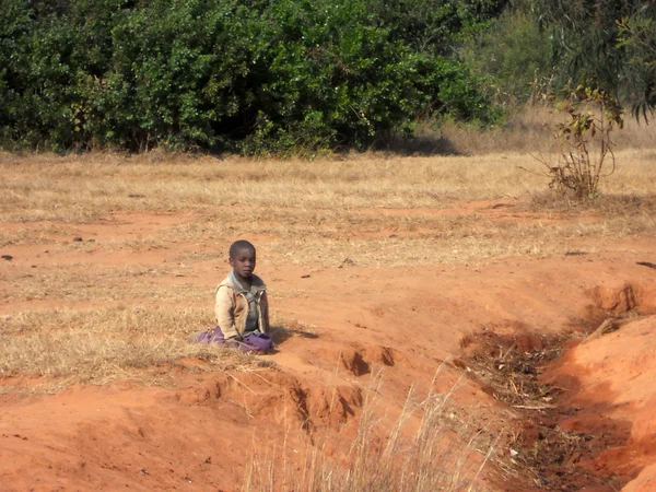 Sorriso para a África 352 - Momentos da vida cotidiana da criança africana — Fotografia de Stock