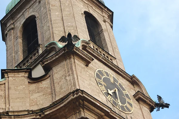 Il campanile della chiesa di Innsbruck - Austria — Foto Stock