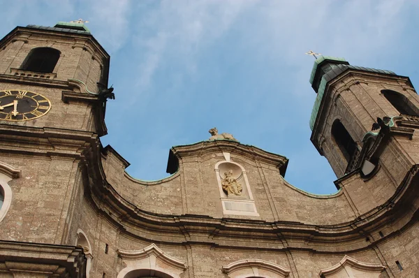 La facciata della chiesa di Innsbruck - Austria — Foto Stock