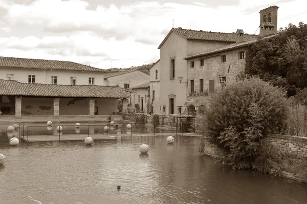 Древние деревни Тосканы - Баньо-Виньони — стоковое фото