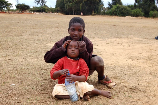 Afrika - Tanzánia - falu Pomerini - augusztus 2013 - a ferences misszió humanitárius segélyek — Stock Fotó