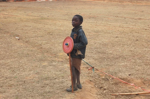 La mirada de África en los rostros de los niños - Village Pomerini - Tanzania - Agosto 2013 — Foto de Stock