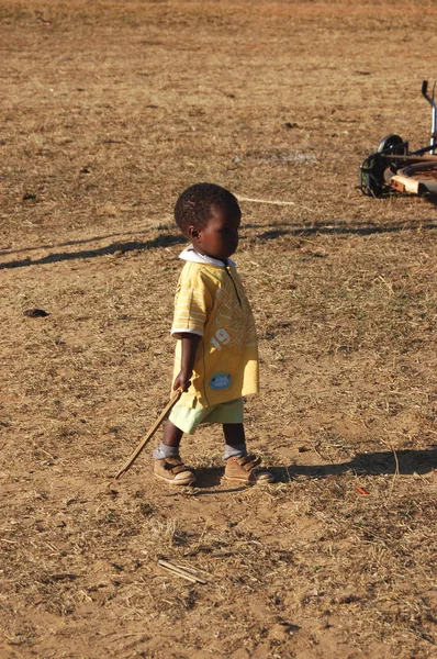 Lo sguardo dell'africa - villaggio di pomerini - tanzania - 2013 - — Foto Stock