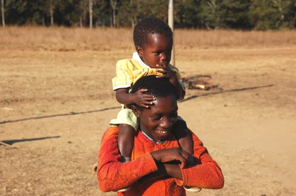 Lo sguardo dell'africa - villaggio di pomerini - tanzania - 2013 - — Foto Stock