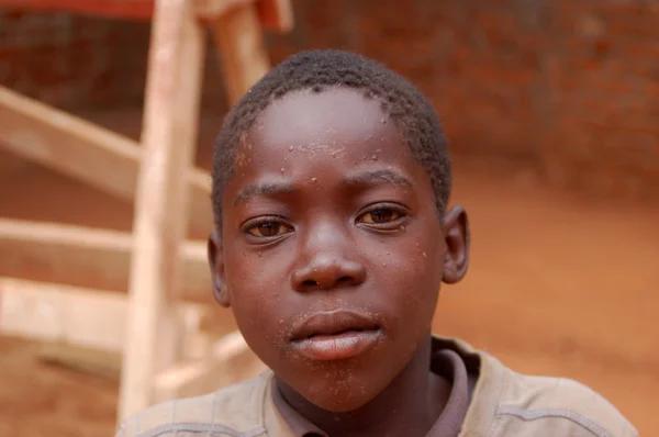 La mirada de África en los rostros de los niños - Village Pomerini - Tanzania - Agosto 2013  - — Foto de Stock