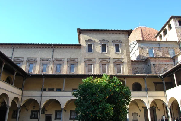 Az ősi kolostor San Lorenzo, Firenze - Toszkána - Olaszország — Stock Fotó