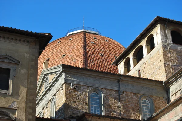 Zabytkowy klasztor san Lorenzo we Florencji – Toskania - Włochy — Zdjęcie stockowe