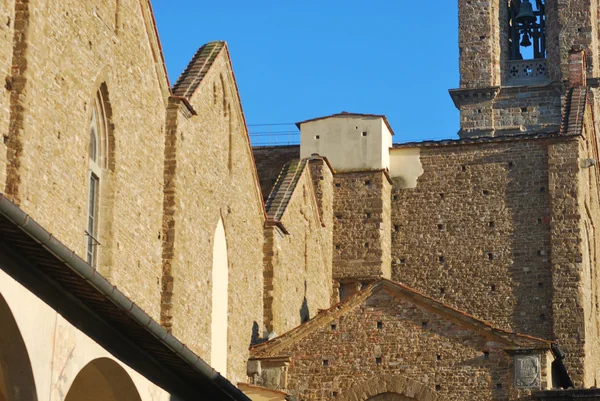 フィレンツェ - イタリア サンタ ・ クローチェ聖堂の回廊 — ストック写真