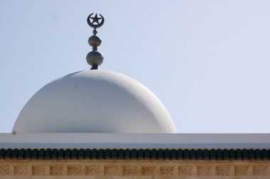 Minare ve cami Tunus