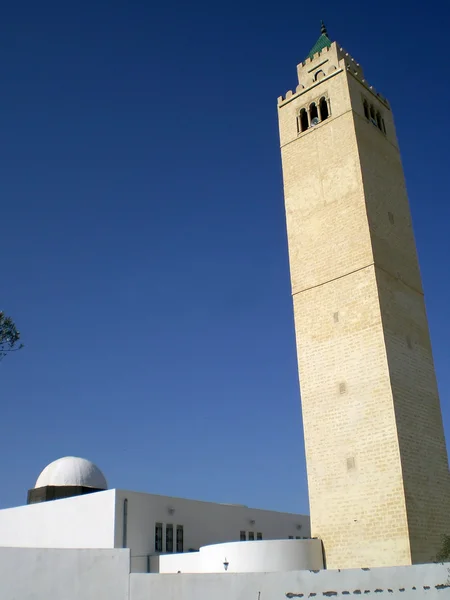 Minare ve cami Tunus — Stok fotoğraf