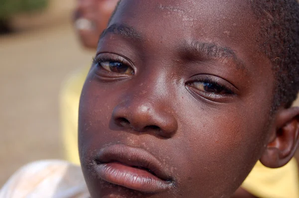 O olhar da África nos rostos das crianças - Village Pomerini — Fotografia de Stock