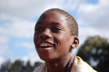 Çocuk - köy pomerini yüzleri Afrika görünümünü