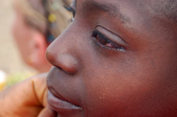 Le regard de l'Afrique sur les visages des enfants - Village Pomerini — Photo