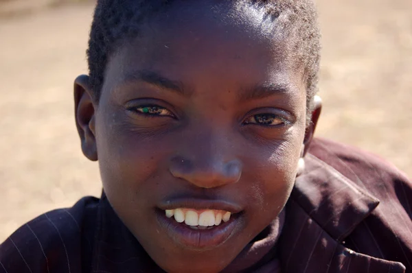 Le regard de l'Afrique sur les visages des enfants - Village Pomerini — Photo