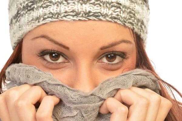 Een vrouw in winterkleding — Stockfoto