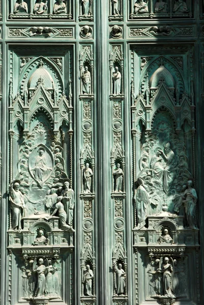 门户的圣玛丽亚大教堂圣母百花在佛罗伦萨-意大利 — 图库照片