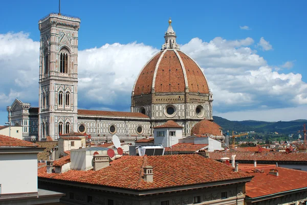 De kathedraal van santa maria del fiore in florence - Italië 656 — Stockfoto