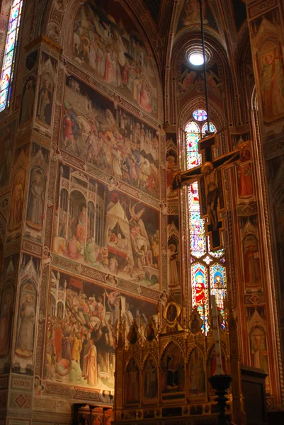 Os afrescos na Igreja de Santa Croce em Florença-Toscana-It — Fotografia de Stock