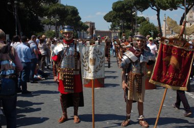 21 Nisan 2014, Roma'nın doğumu