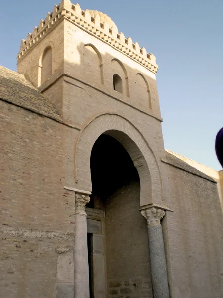 Las masivas murallas de la ciudad de Kairuán en Túnez — Foto de Stock