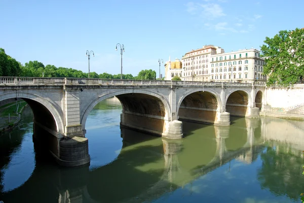 Pontes sobre o rio Tibre em Roma - Itália — Fotografia de Stock