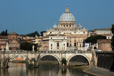 köprünün diğer tarafında tiber Nehri - Roma - İtalya Roma manzarası