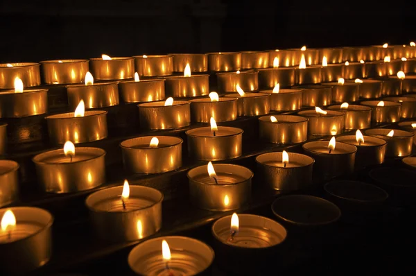 Chiesa candele votive — Foto Stock