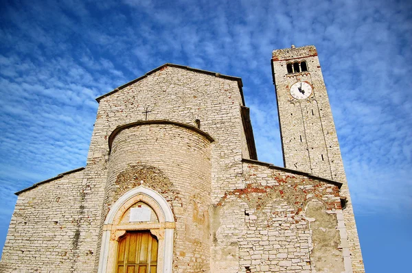 Приходская церковь Сан-Джорджо-ди-Вальполичелла — стоковое фото