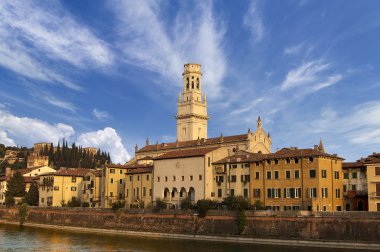 Verona Katedrali ve castel san pietro - İtalya