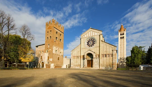 Basilikan san zeno verona - Italien — Stockfoto