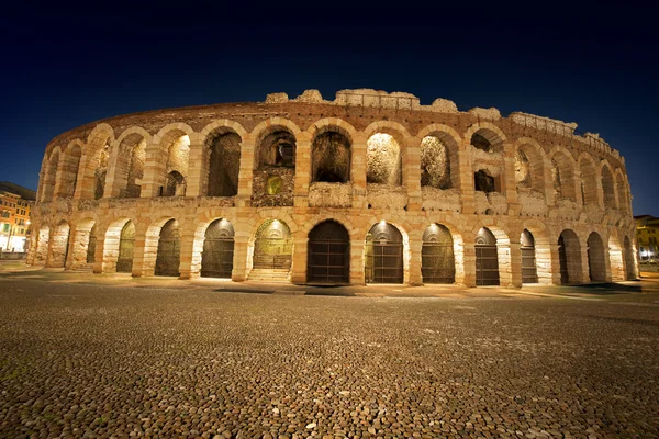 Arena di Verona de noche - Italia — Foto de Stock