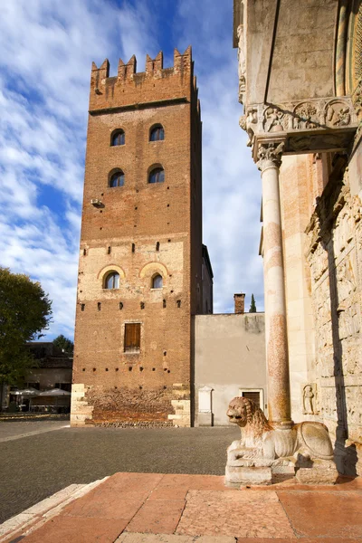 Torre Abbaziale di San Zeno - Verona Italia — Foto Stock