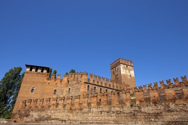 Castelvecchio'yu Verona - İtalya (1357)