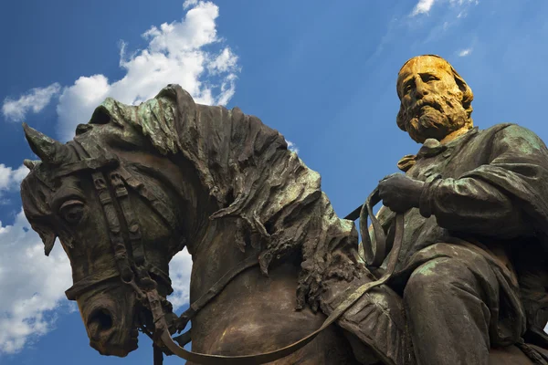 Standbeeld van giuseppe garibaldi - verona Italië — Stockfoto